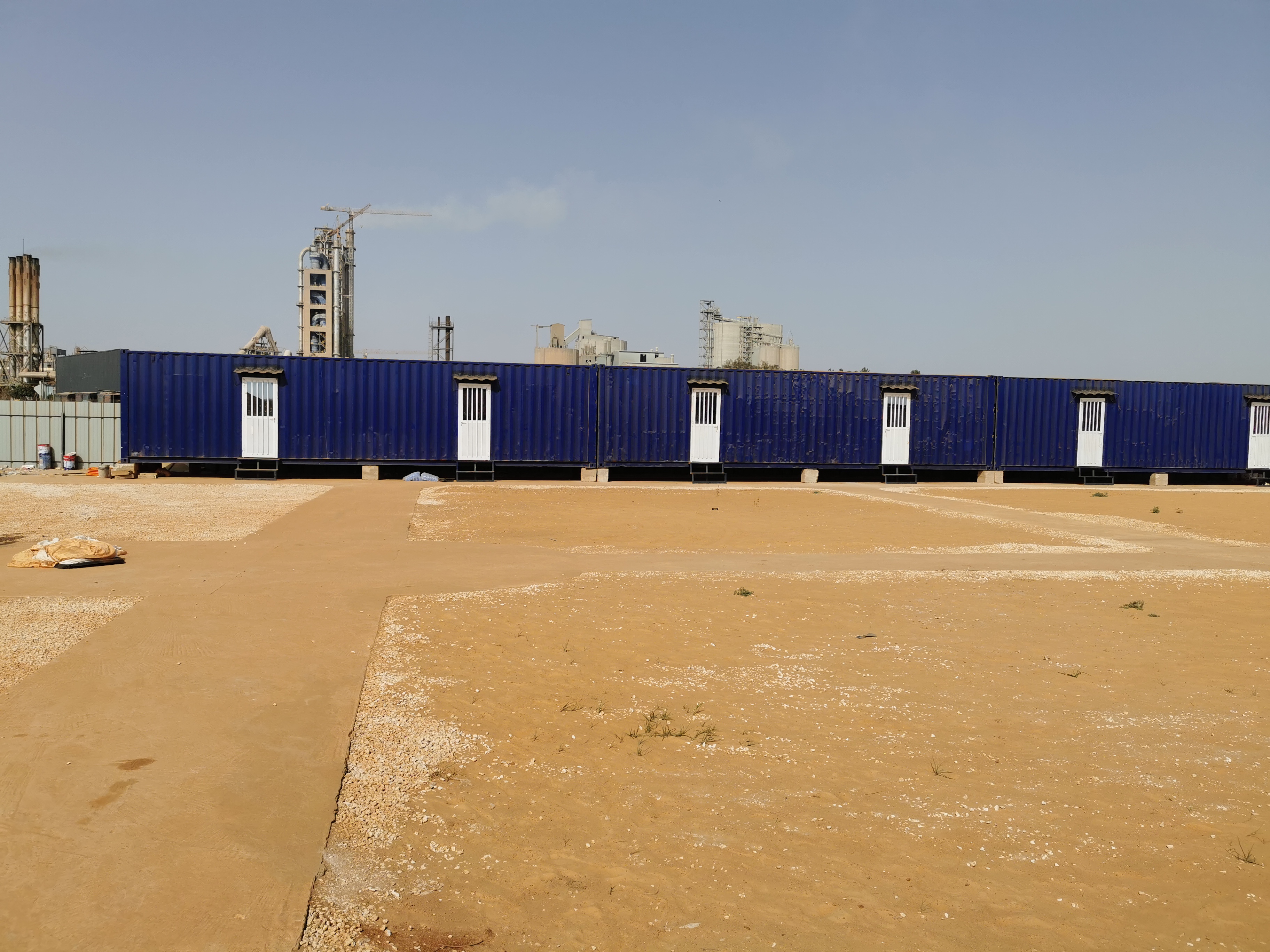 Fabricant et installateur de base de vie en conteneur Dakar Senegal